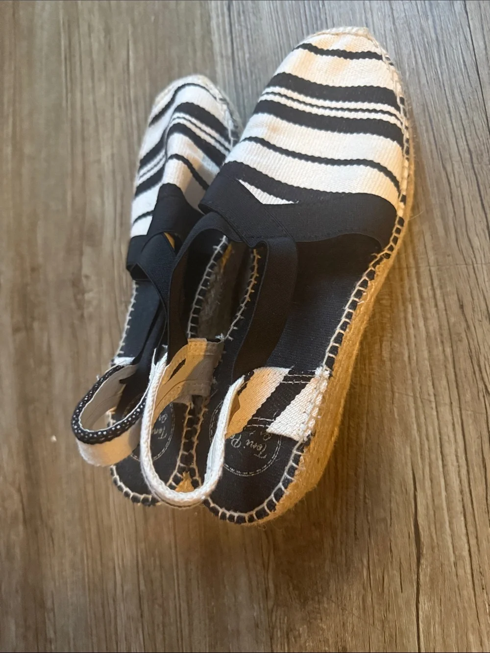 Toni Pons Black & White Striped Women’s Espadrille Sandals size 8.5/39